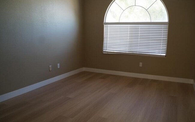 Building Photo - 10181 Bentley Oaks Ave