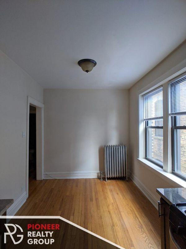 Building Photo - 4715 N Leavitt St