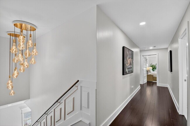 Building Photo - 2900 Greenbriar Blvd