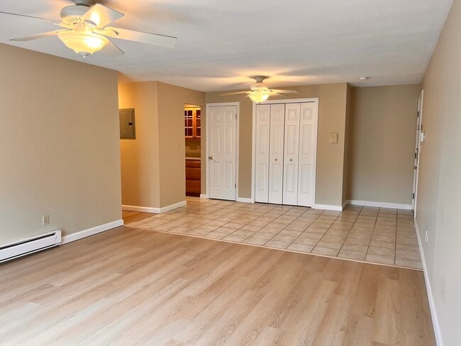 Building Photo - 180 Main St