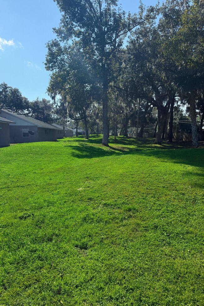Building Photo - Stunning Remodeled 3BR Duplex in Oviedo with Modern Upgrades