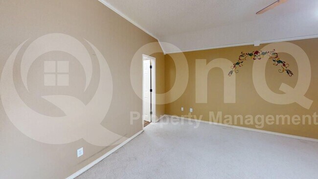 Building Photo - 402 Baltusrol Cir