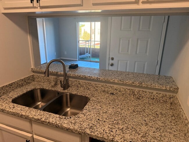 Building Photo - 10555 Turtlewood Ct