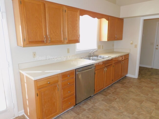 Building Photo - 600 Pecan Ridge Cir