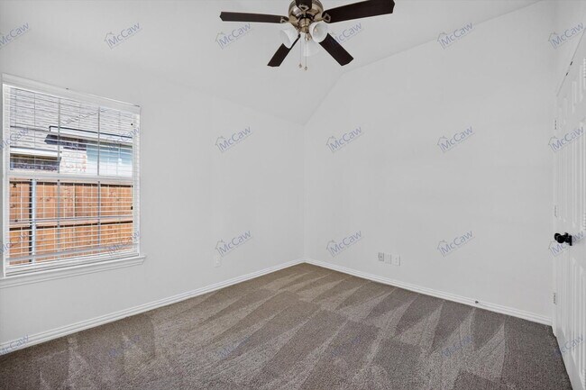Building Photo - 8009 Owl Creek Ln