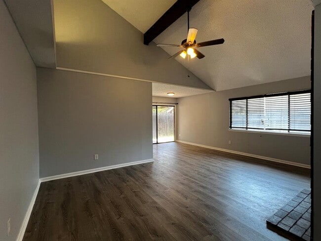 Building Photo - 7506 Chelsea Moor