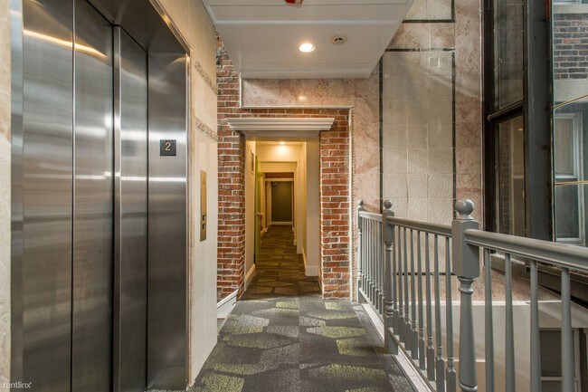 Building Photo - 2 br, 1 bath  - 10 Brainerd Rd # 10-47
