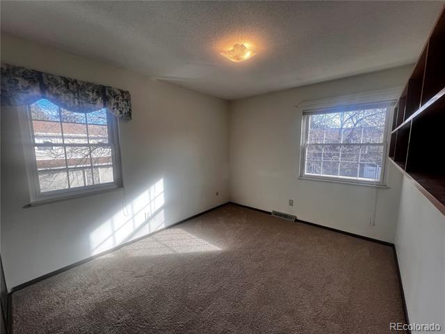 Building Photo - 2750 S Heather Gardens Way