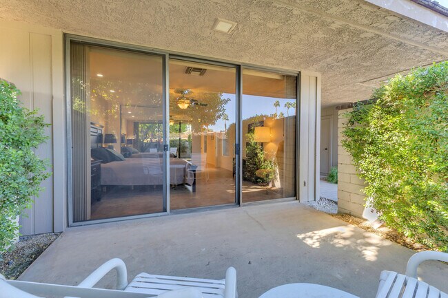 Building Photo - 10 Colgate Dr