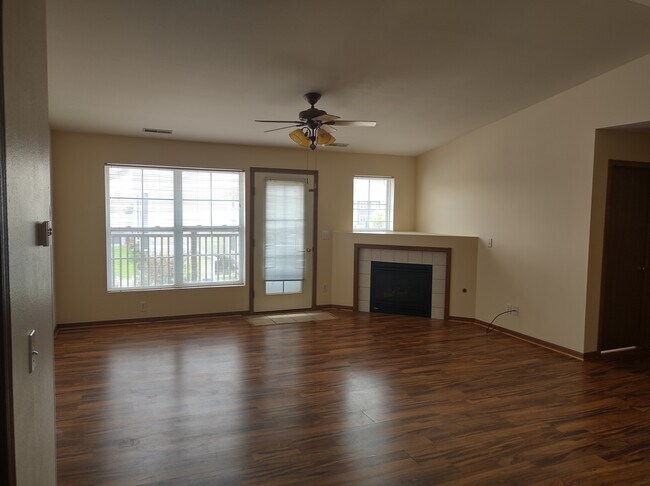 Building Photo - 1230 Murray St NE