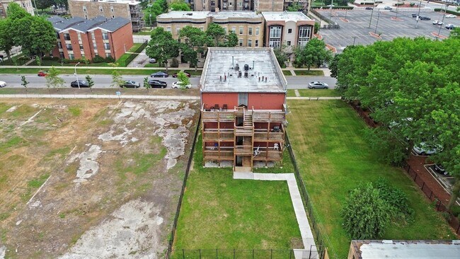 Building Photo - 6220 S Kenwood Ave