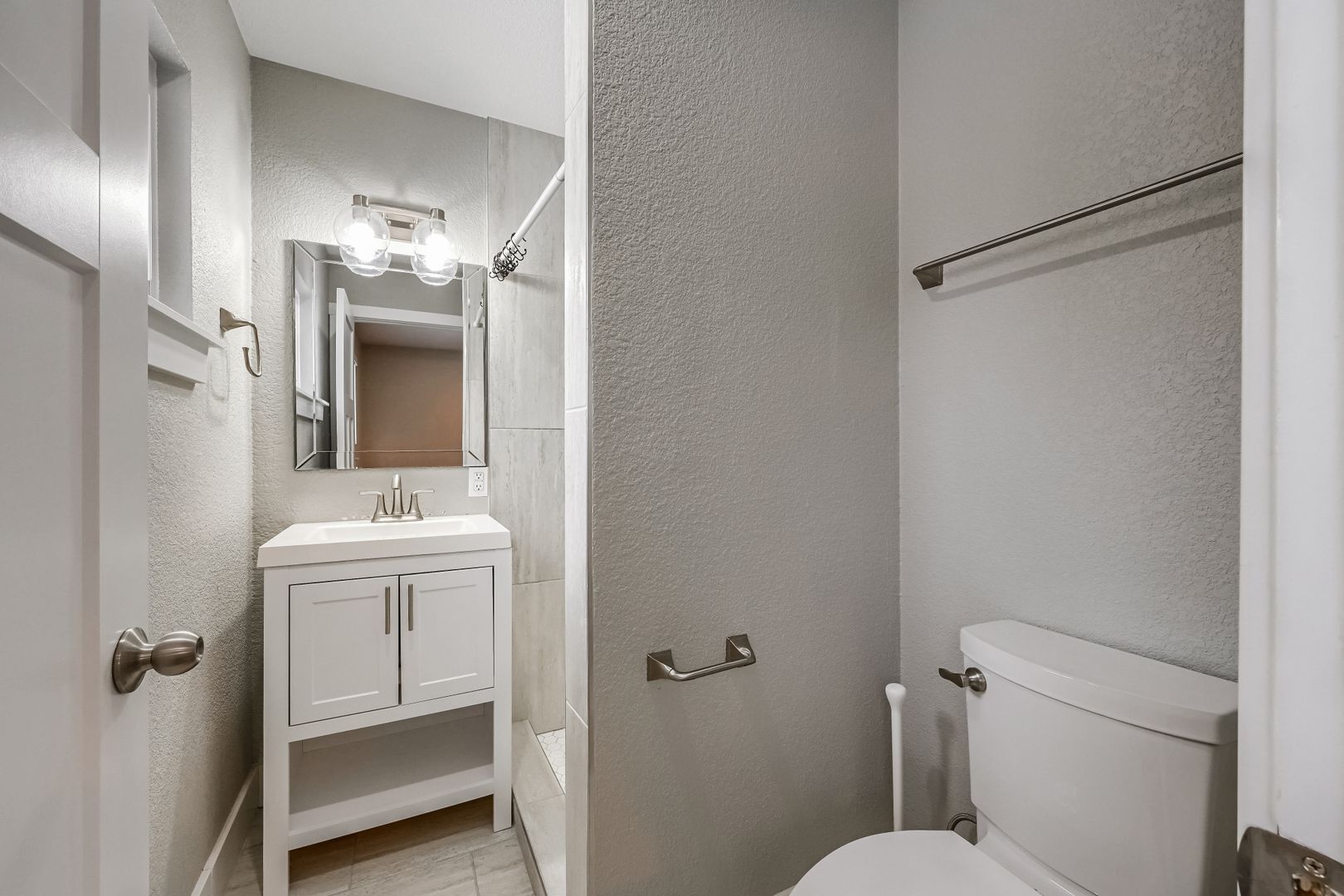 Building Photo - 6358 Brooks Dr