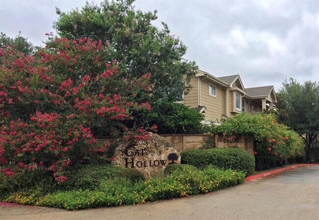 Building Photo - 16100 S Great Oaks Dr