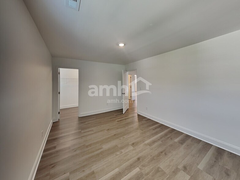 Building Photo - 229 Marin Dr