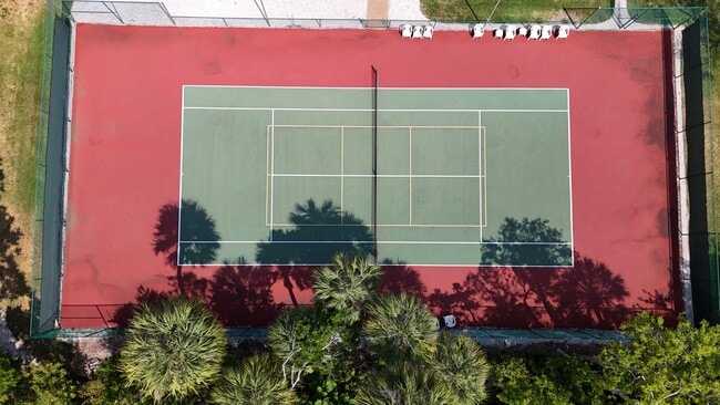 Building Photo - 5037 Village Garden Dr