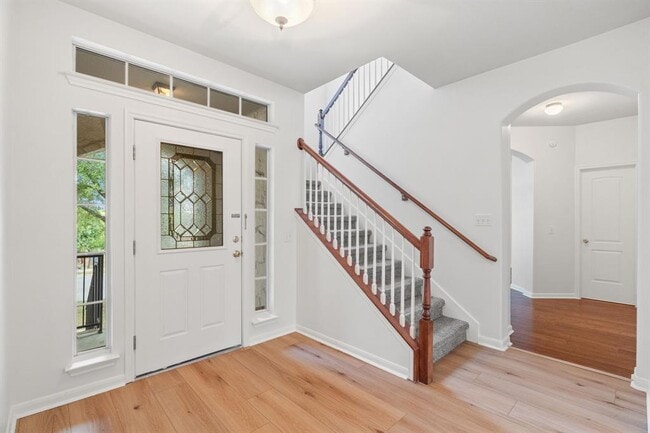 Building Photo - 209 Canterbury Dr