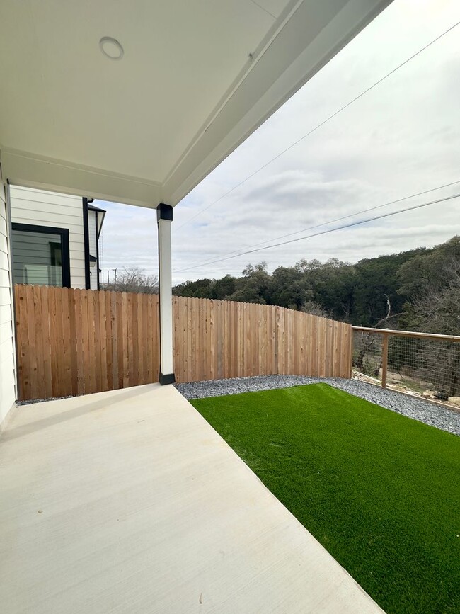 Building Photo - Beautiful SFH Available For Rent! Located ...