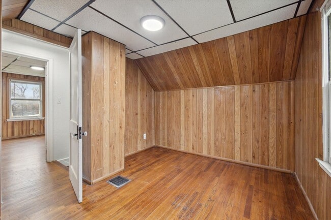 Building Photo - West Side - 3 Bedroom Bungalow