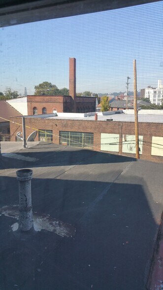 Building Photo - 212 Lehigh Ave