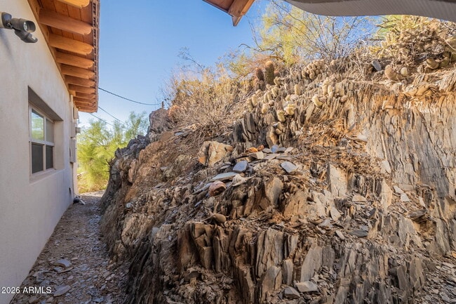 Building Photo - 1902 E Cortez St