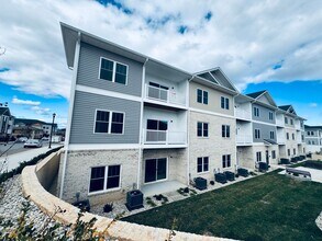 Building Photo - THE CROWN AT CORNERSTONE  - Middle Floor