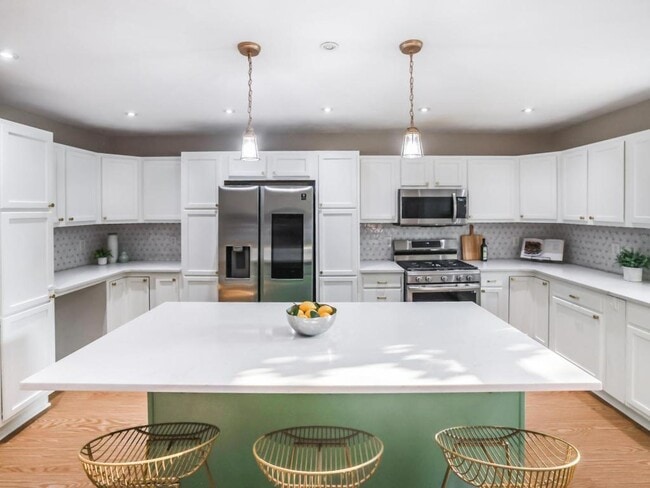 Building Photo - 715 N Beatty St