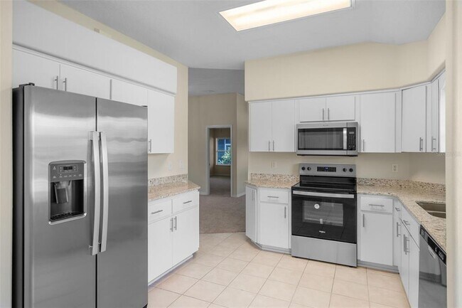 Building Photo - 5622 King James Ave