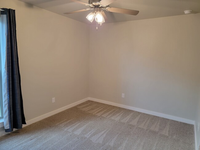 Building Photo - 3206 Volney Ave