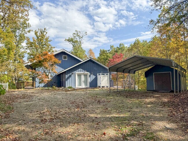 Building Photo - PEACEFUL LIVING.....SECLUSION