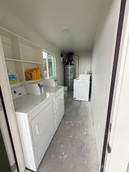 Building Photo - 73-4177-4177 Holu St