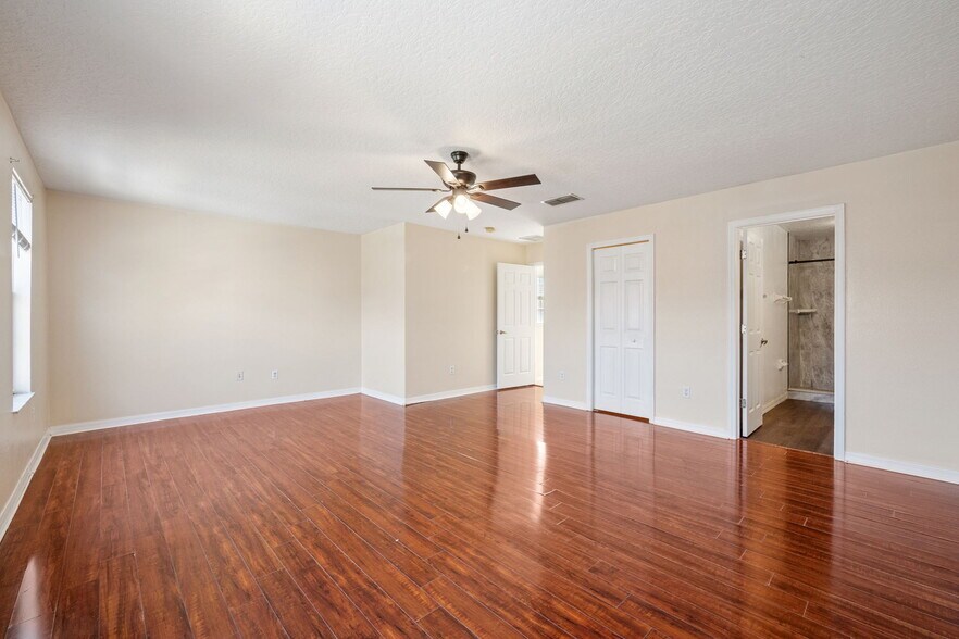 Building Photo - 2825 Cliffe Ct