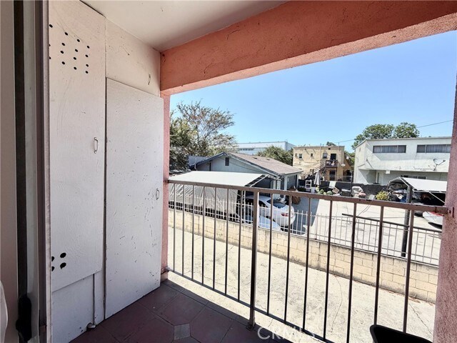 Building Photo - 1477 W 20th St