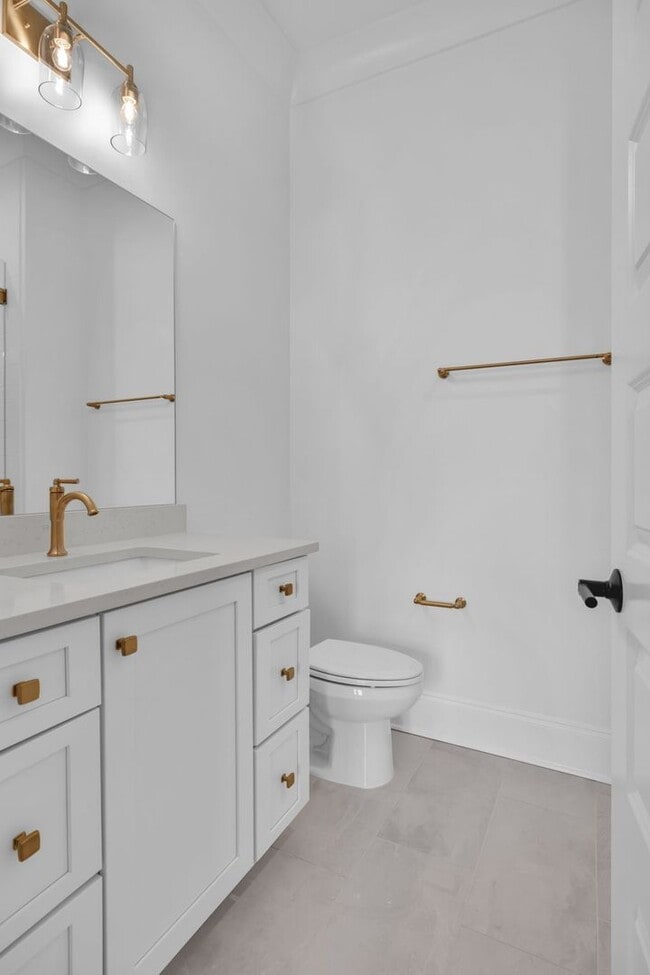 Building Photo - Luxury living in this brand new home - Franklin, TN