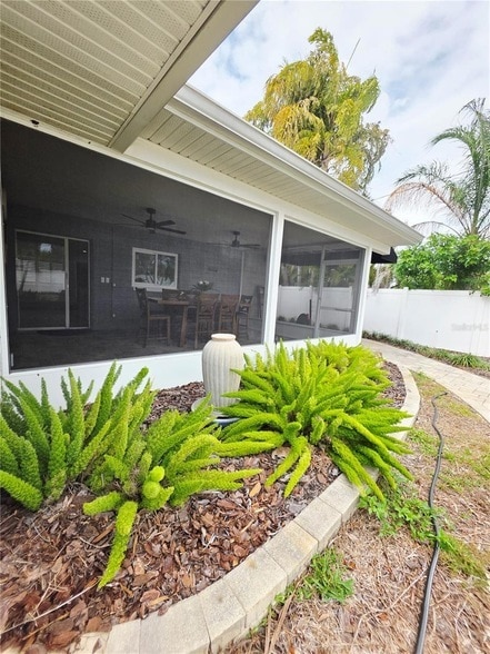 Building Photo - 3435 Overlook Dr NE