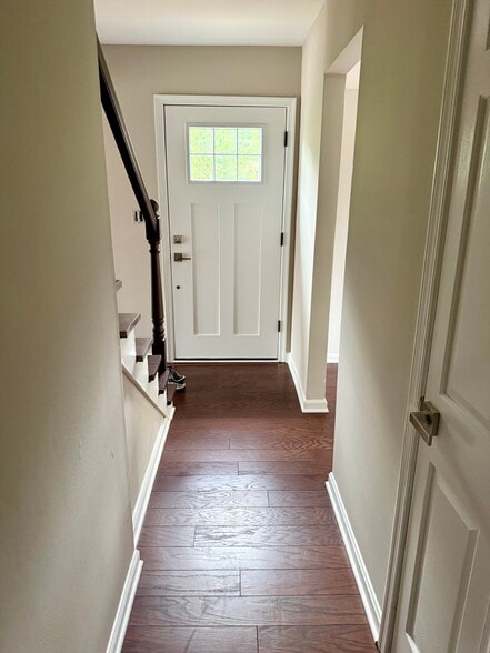 Building Photo - 727 Olde Greenwich Cir