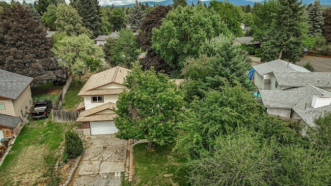 Building Photo - Spacious 3-Bed Home in Hayden Lake with La...