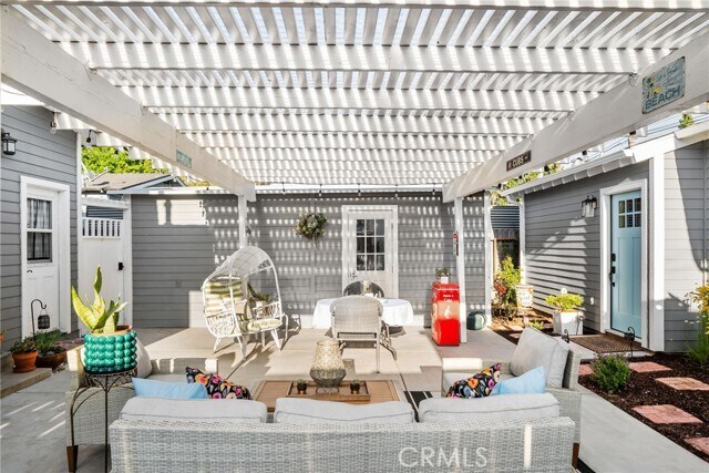 Building Photo - 426 Jacaranda Pl