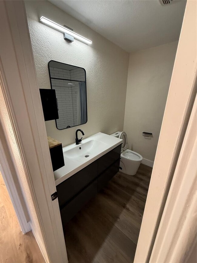 Building Photo - 108 Presidio Dr