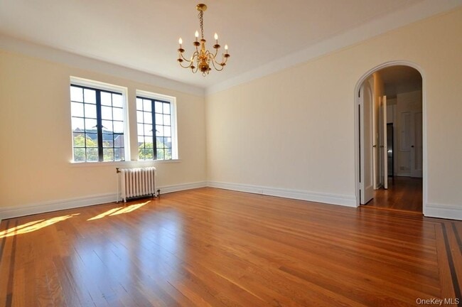 Building Photo - 155 Garth Rd