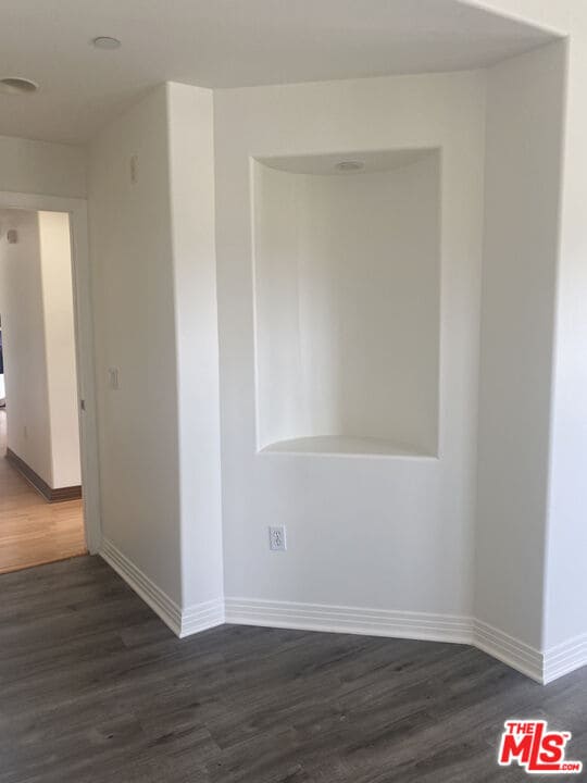 Building Photo - 1862 S Bentley Ave