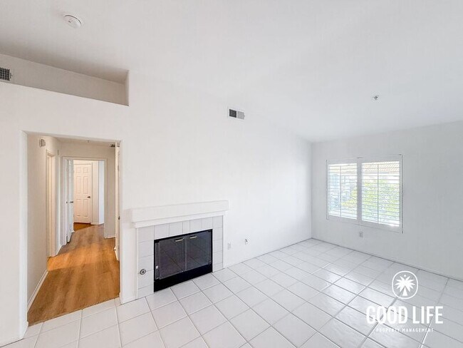 Building Photo - 154 California Ct