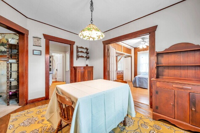 Building Photo - Gulfport Arts District Living — Furnished 3BR Bungalow with Large Yard and Easy Coastal Access |