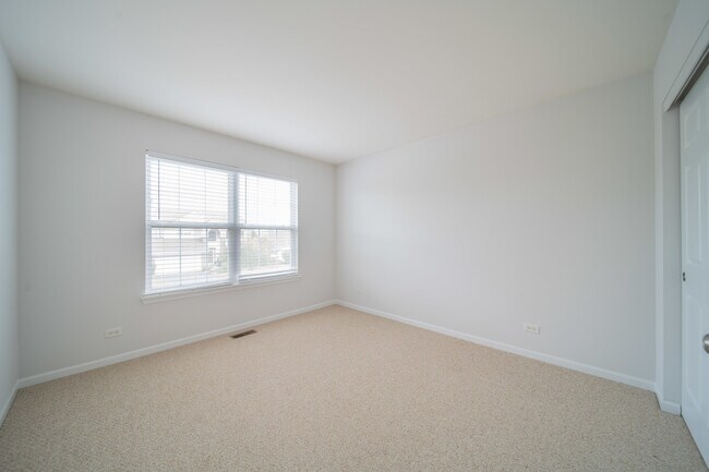 Building Photo - 1450 Prescott Dr
