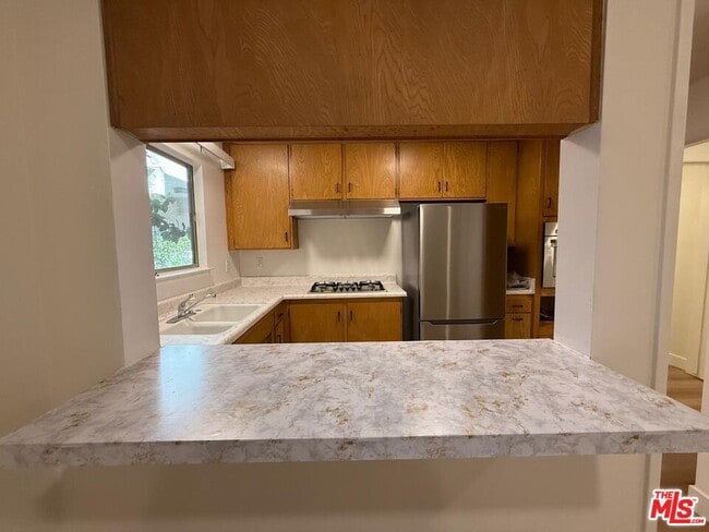 Building Photo - 12958 Valleyheart Dr
