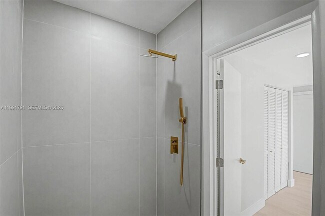 Building Photo - 694 NE 76th St