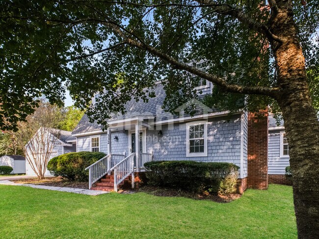 Building Photo - 332 Mendenhall Dr