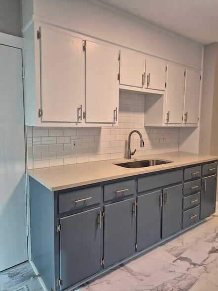 Building Photo - 336 N Brighton Ave