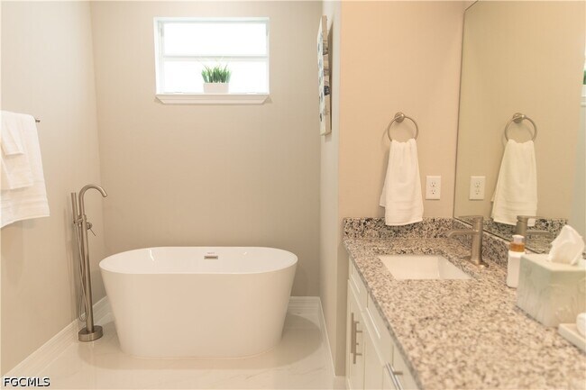 Building Photo - 1226 Chrisholm St