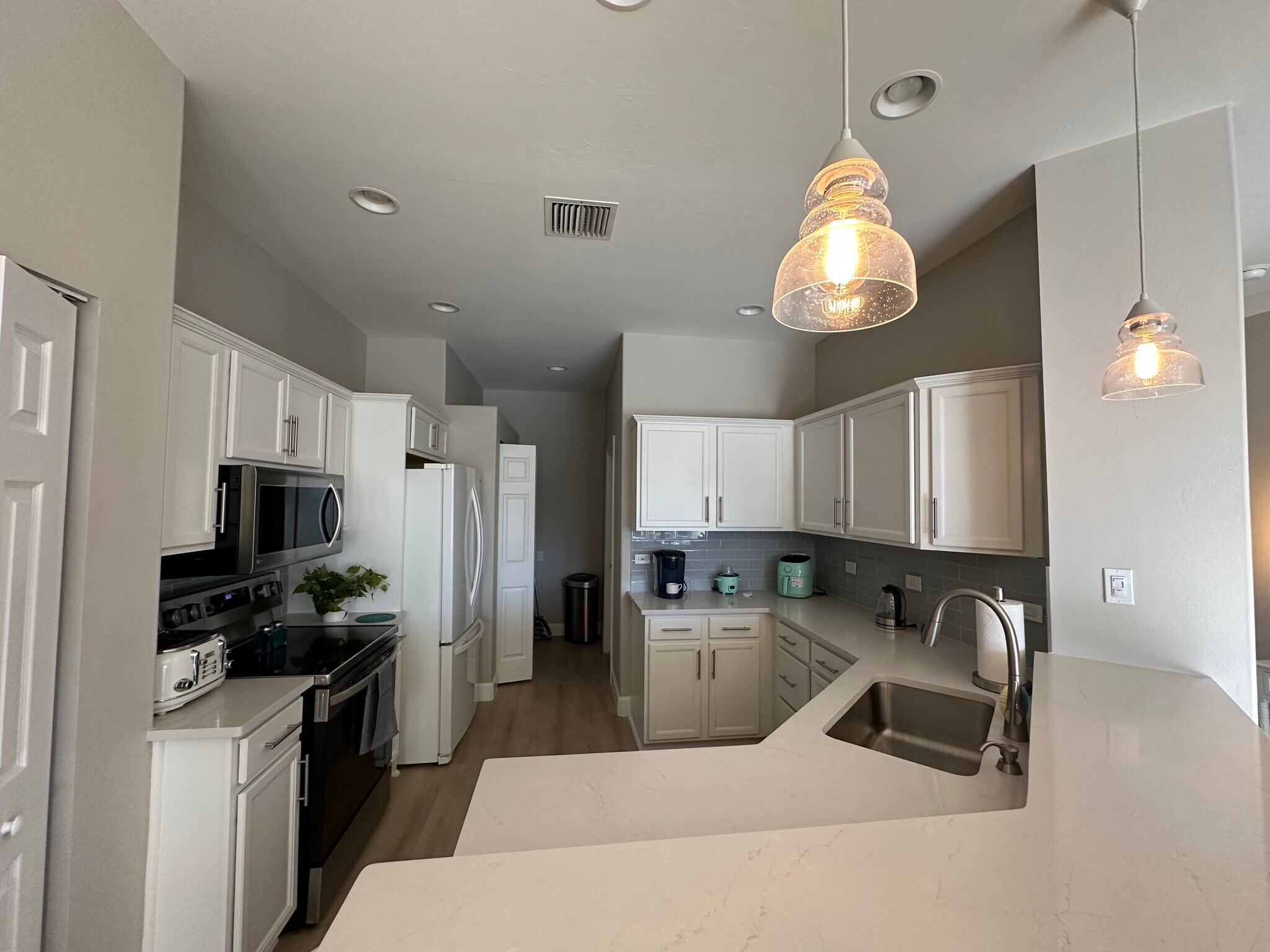 Building Photo - 8899 Bristol Bnd