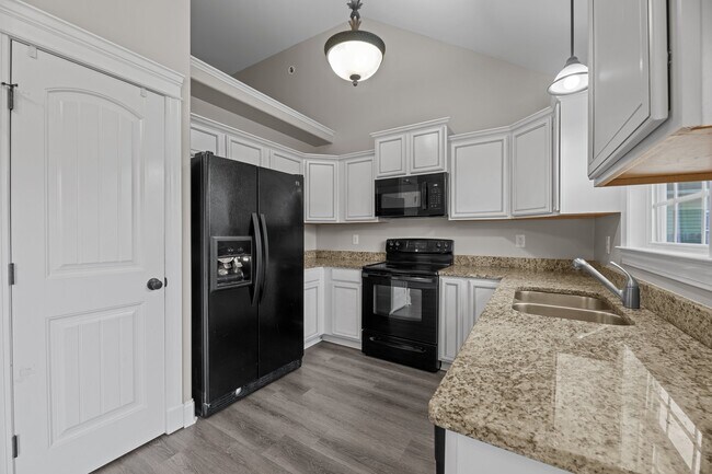 Building Photo - 108 Coree Way